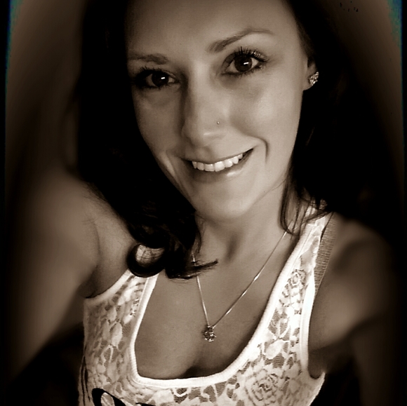 Meet your Posher, Lisa - Picture 14 of 16